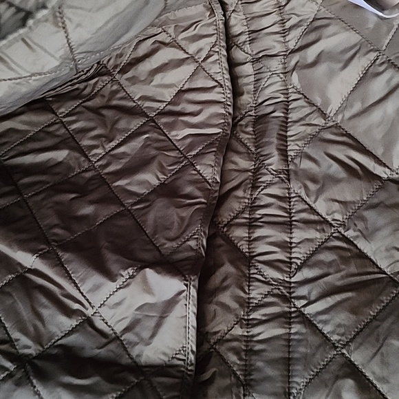 Burberry London Oversized Quilted Rain Jacket - Picture 12 of 16
